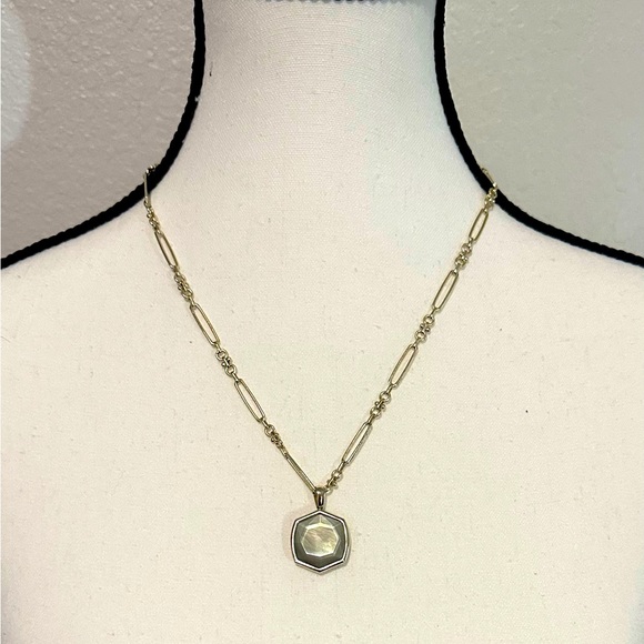 Kendra Scott Jewelry - Kendra Scott Gold Chain Necklace with Beautiful Stone